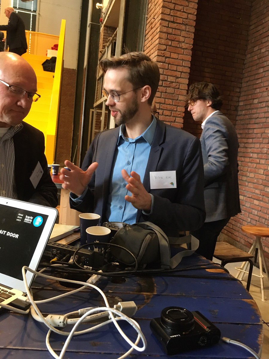 Drie pitches tijdens de #opencoffeebouw: Wilrik Kok werd uitgekozen als winnaar. Met zijn bluebloqs systeem wordt water opgevangen in de bebouwde kom en weer gebruikt in tijden van #droogte. #klimaatstroomzuid