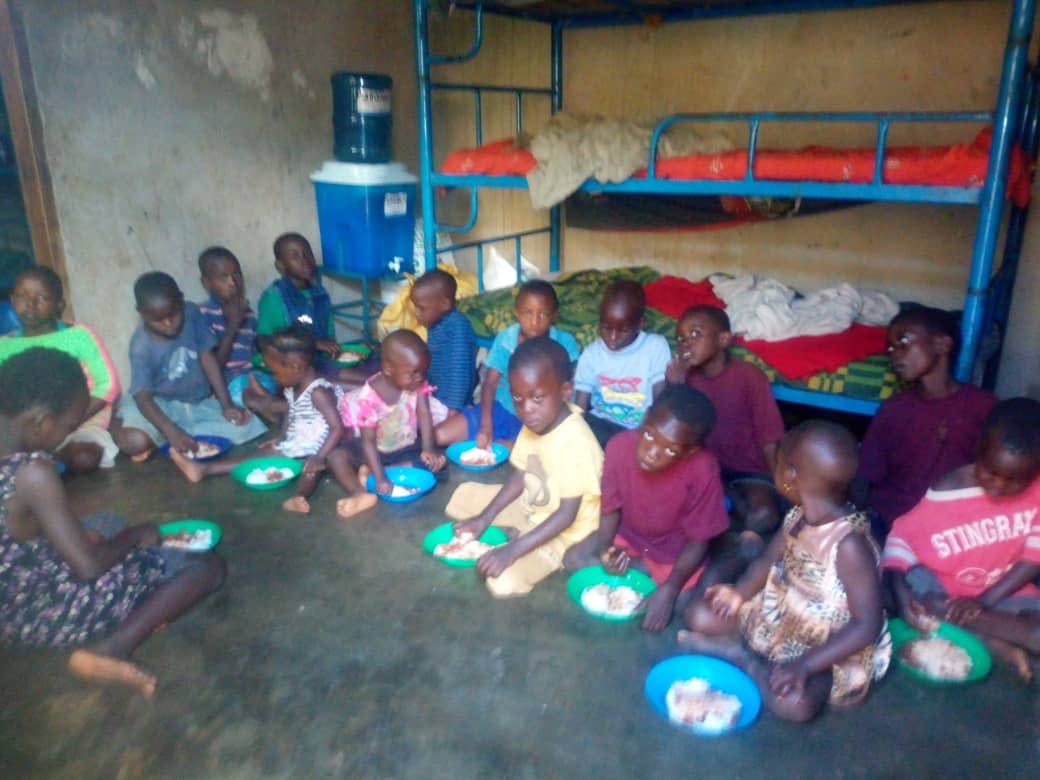 johnedwards0628's tweet photo. A little can make a big difference! Here's a magical way to turn your kid’s words into art you can share —and help kids everywhere grow up healthy: Just be try it with only $30 to sponsor one child each month. https://t.co/kUQa0jyaPH