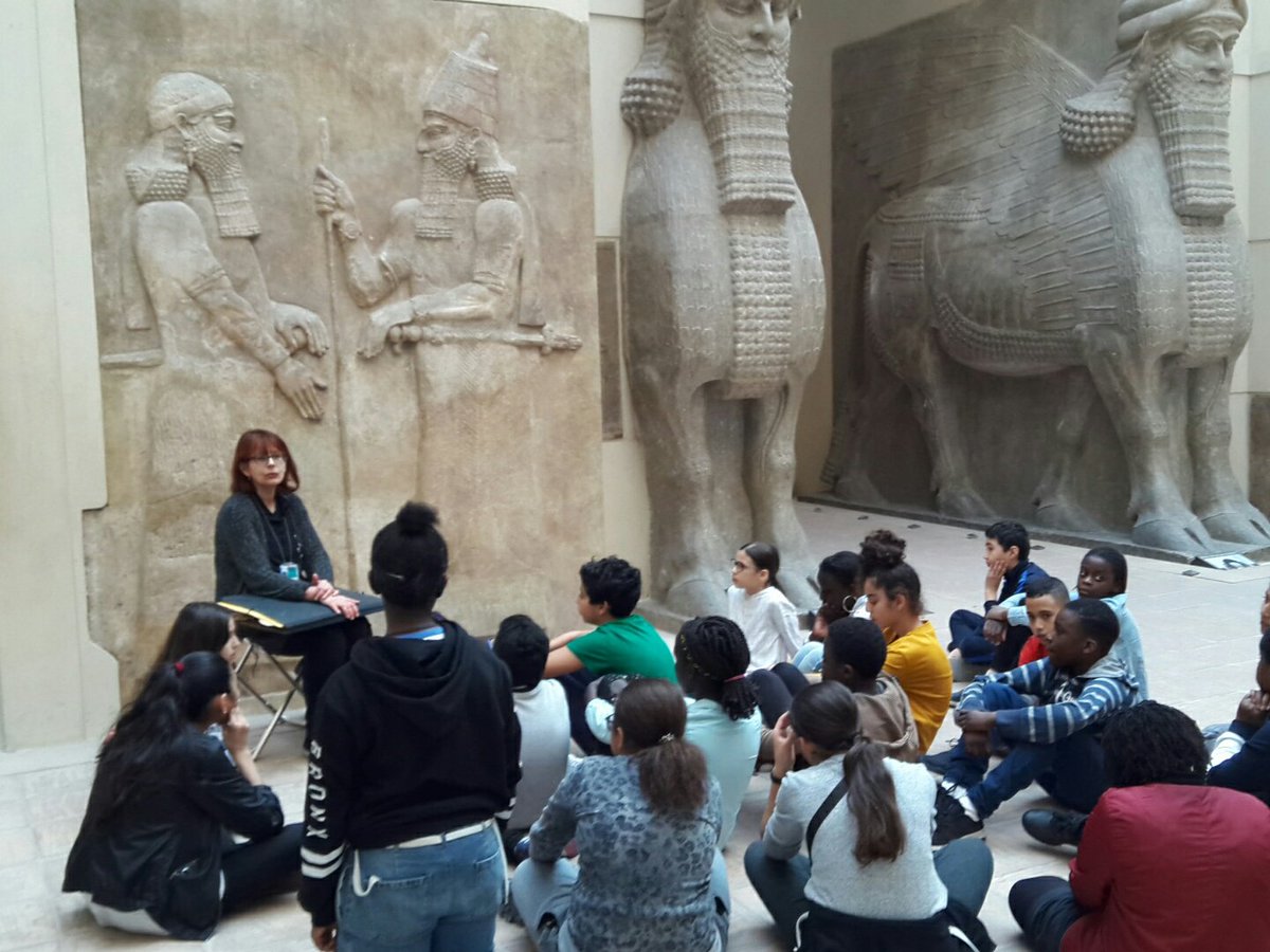 Monstres exquis et mythologie antique au musée du Louvre avec des élèves de 6èmes