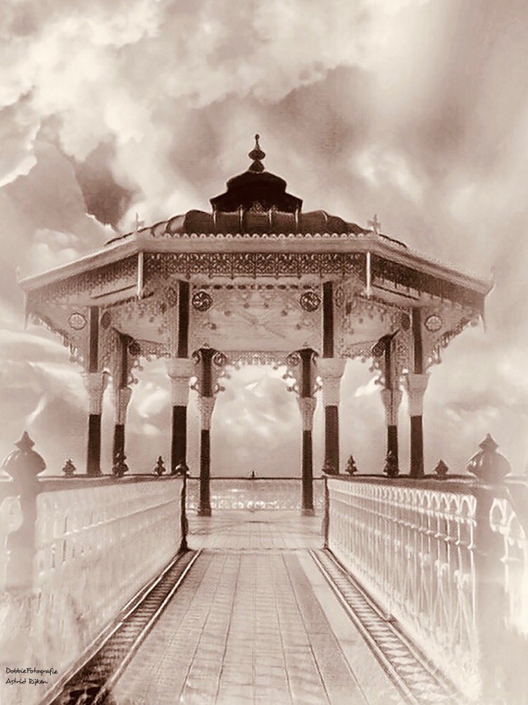 RijkenAstrid's tweet photo. Everybody who’s been in Brighton knows what this is. The Bandstand through my eyes. #romantic #dreamy #editwork #DobbieFotografie #photoartist
@MagicBrighton @CoolBrighton @heatherpeace @HP_Community https://t.co/E7XQECH85m