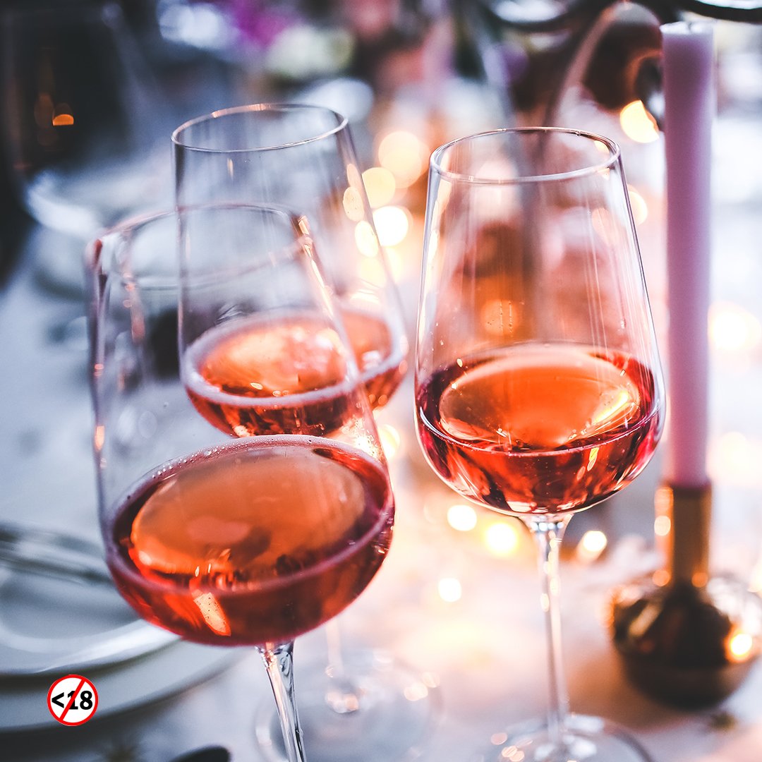 The world looks better through Rosé coloured glasses.
#rosé
#glasses
#life