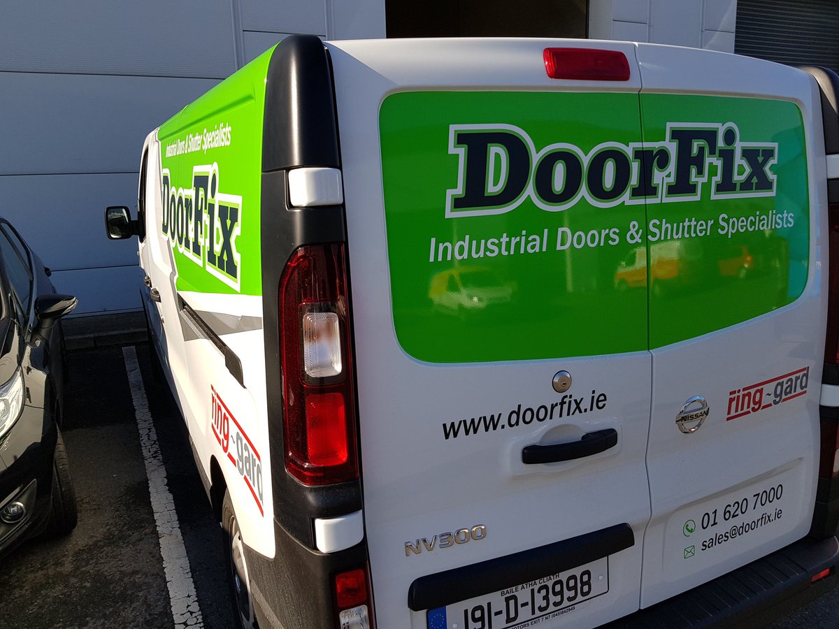 trimwel's tweet image. Metamark M7 #signvinyl put to great use on these vans.