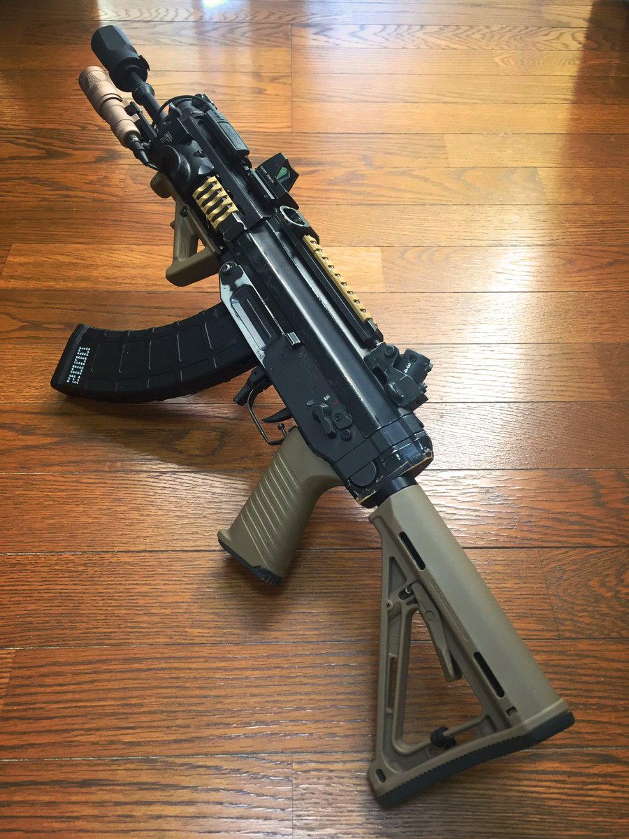 うちのほーちゃん図解の巻
AKマガジンがそのまま使えるSIGライフルなのだっ
#愛銃晒すとサバゲーマーがフォローやrtをしてくれるらしい
#銃娘 