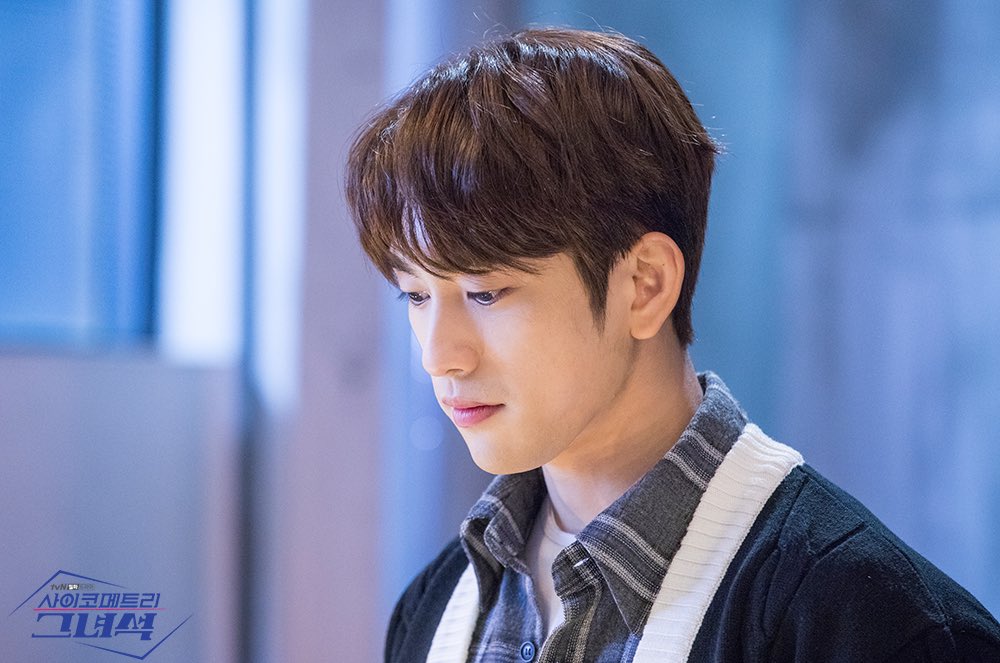 Dz6AnjXVsAMW5u0.jpg:orig