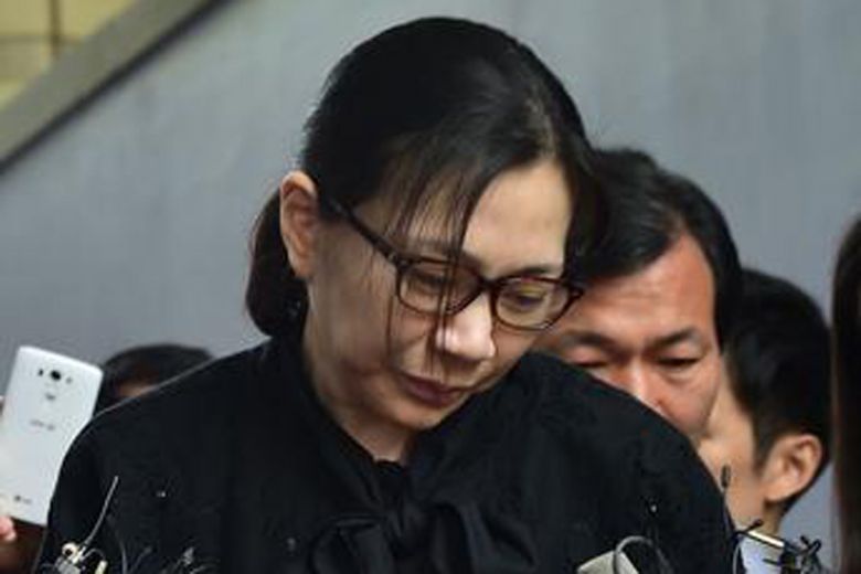 straits_times's tweet photo. 'Die! Die!': Video shows Korean Air #nutrage heiress assaulting husband https://t.co/l5nsfGhB12 https://t.co/a04unqyQVs