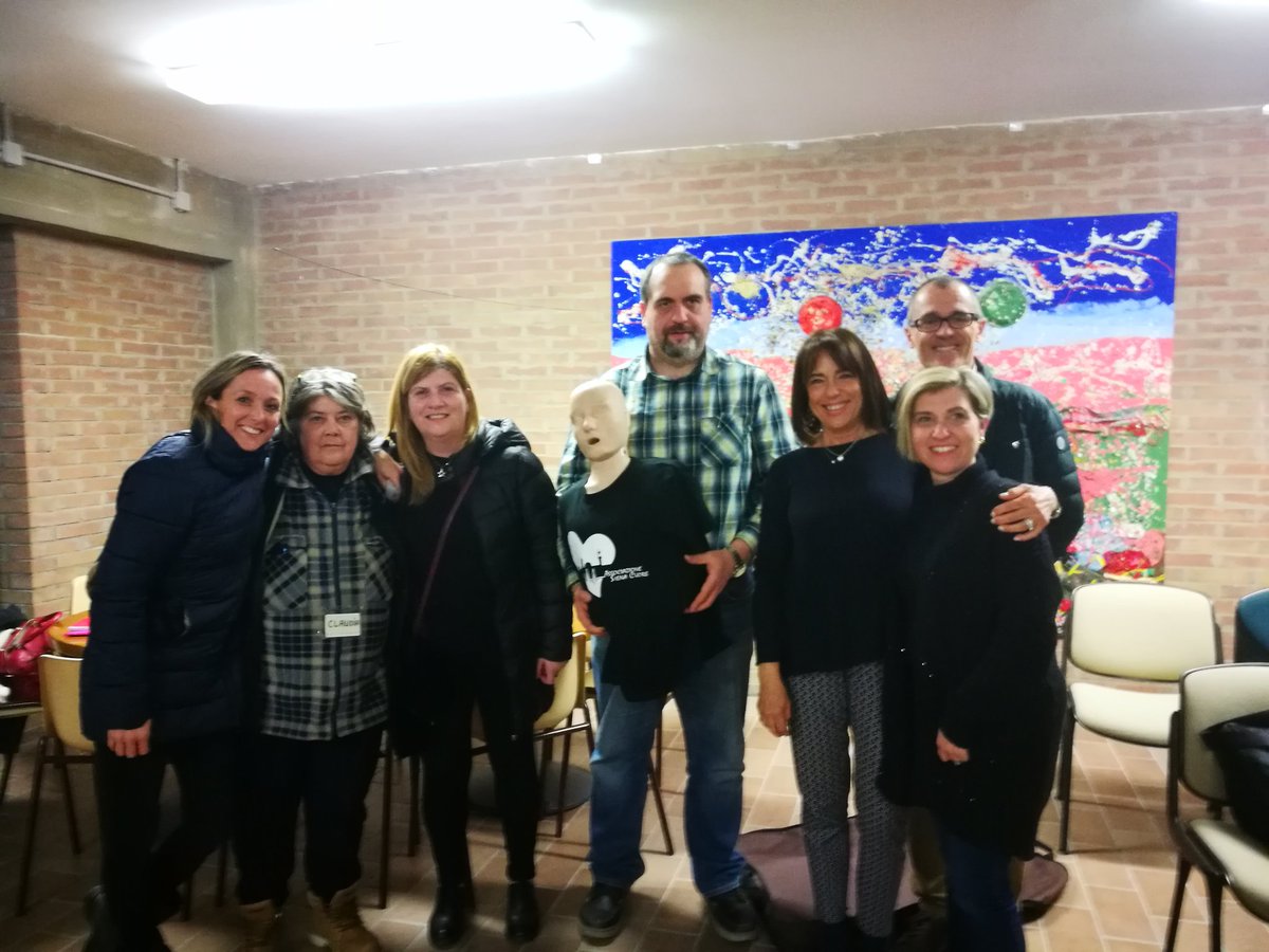 sienacuore's tweet photo. Corso blsd docenti e personale ATA scuola F.Tozzi!! bravissimi!! https://t.co/6grylzVuZk
