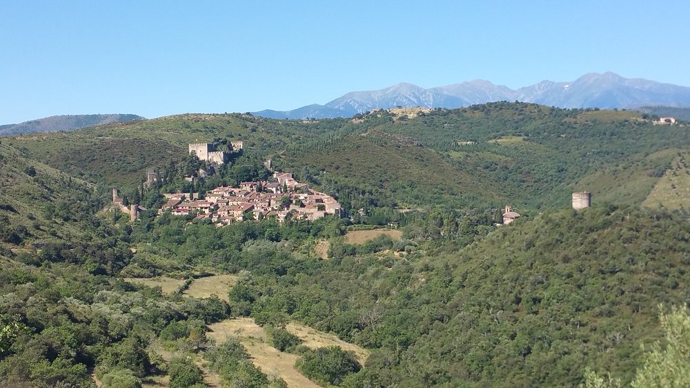 On en parlait il y a quelques jours...A redécouvrir sur #forumcatalan, le #village #plusbeauvillagedefrance #Castelnou #PyreneesOrientales #Catalogne #Payscatalan #Roussillon #authentique #typique #beautifulvillage Lien : forum-catalan.fr/phpBB/viewtopi…