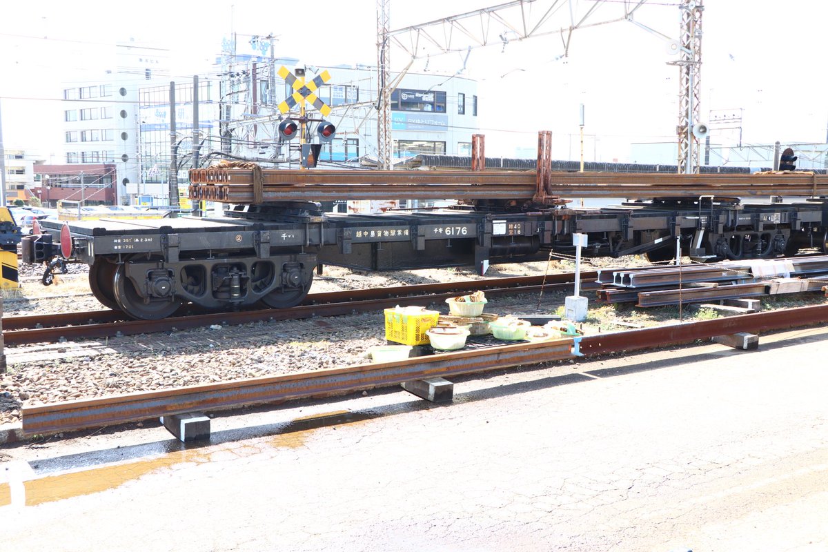 Kiha Omaru115 我孫子工臨が昨夜 深夜に発送 北柏へ レールが乗ってる姿を見たかったので走行は諦めで貨車の見学をしてきました 保守用車に連結されてるチ1022は側ブレーキが使われています 3枚目 越中島方 チ1022 チキ6069 チ1010 チキ6210 チキ