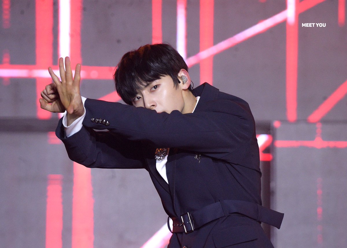 MEETYOU_MH's tweet photo. 181220
HQ KPMA

#황민현 #민현 #MINHYUN https://t.co/poyML2RI3z