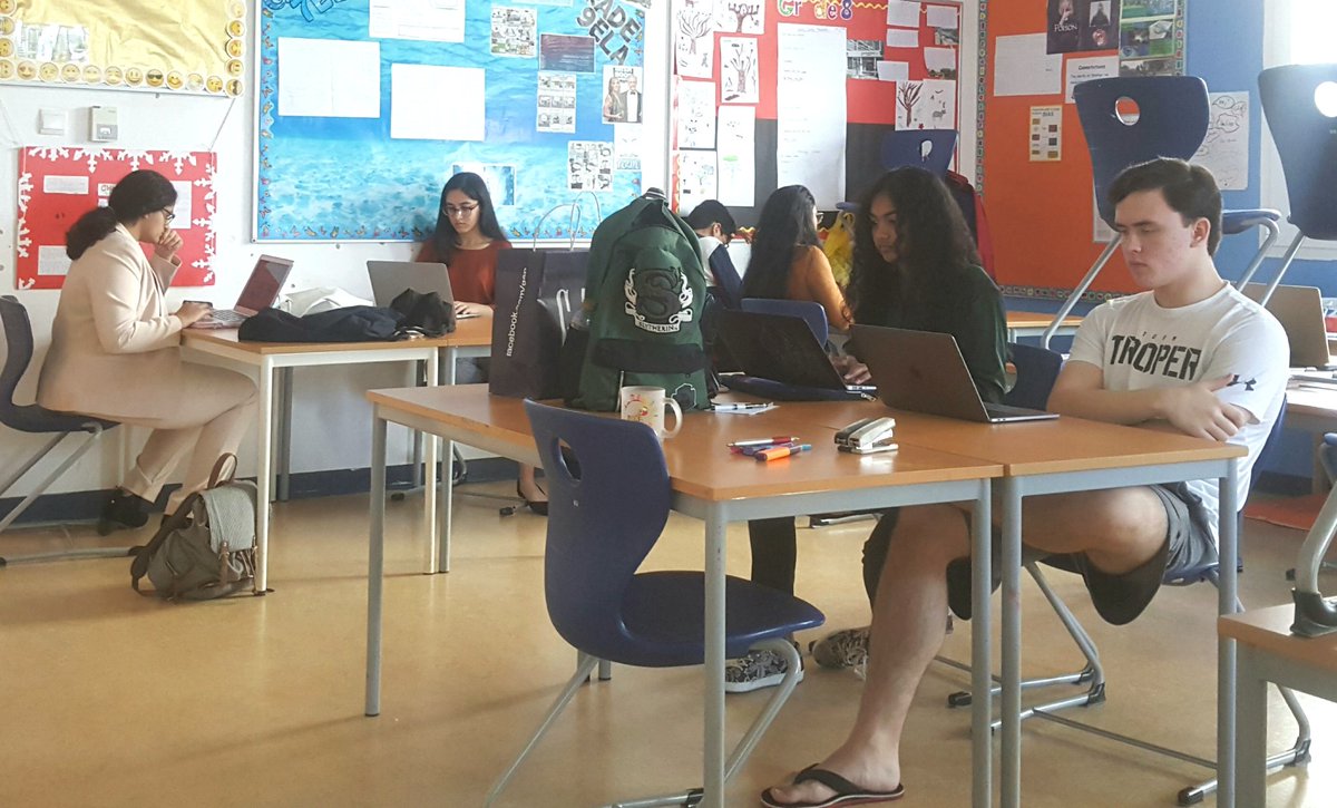 UTS_MUN's tweet photo. #UTSMUNCON2019 #Headquarters Hard at work! #Countdown Six more days til Opening Ceremonies! https://t.co/QXVvNxqQgu