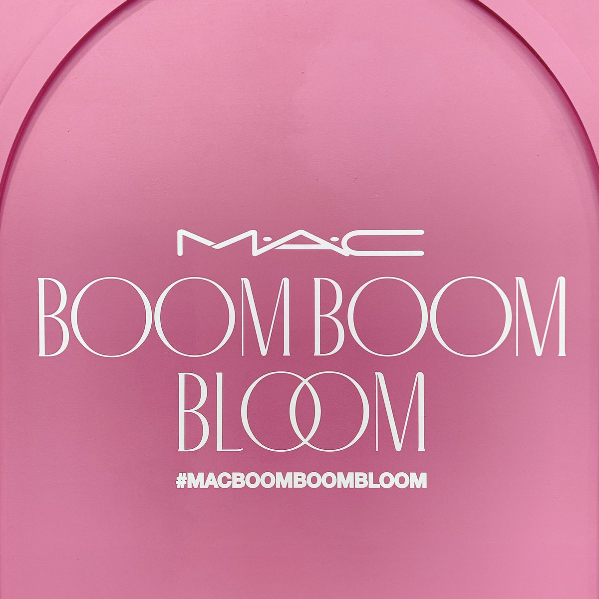 Architastation's tweet image. M.A.C. เปิดตัวคอลเลคชั่นซากุระ แนวคาวาอิ น่ารักมาก🌸
#MACSPRINGPREVIEW  #MACBOOMBOOMBLOOM