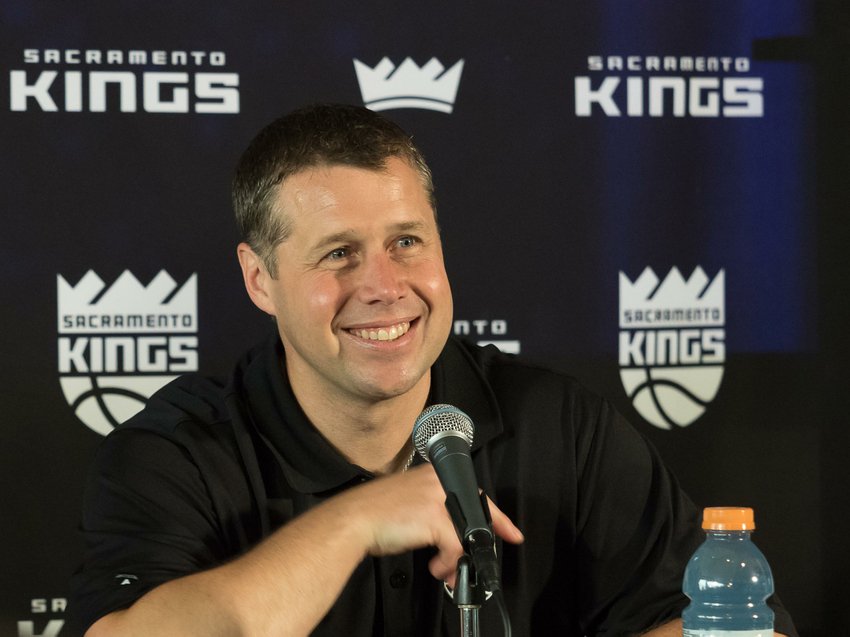 Happy Birthday to the former head coach of the Memphis Grizzlies and curret head coach of the Sacramento Kings, Dave Joerger.
#NBABDAY #SacramentoProud #GrindCity