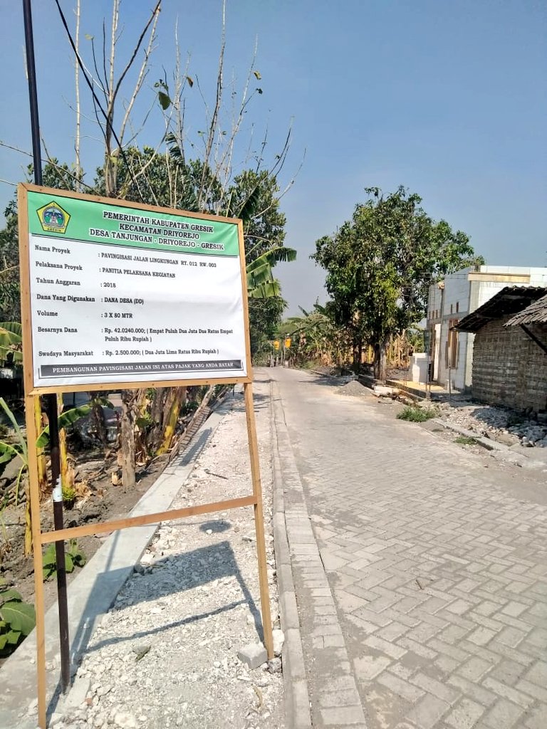 MOCHSAICHU_3515's tweet photo. Manfaat Jalan Desa di Desa Tanjungan Kec Driyorejo Kab Gresik #JalanDesadiJatim #HasilNyataDanaDesa #TPPIKabGresik 
@jokowi 
@EkoSandjojo 
@taufikmadjid71 
@fachrilabalado 
@kpw4jatim 
@DewantoAndry 
Wabup Gresik @MohQosimNU https://t.co/yM0aJYWDTX