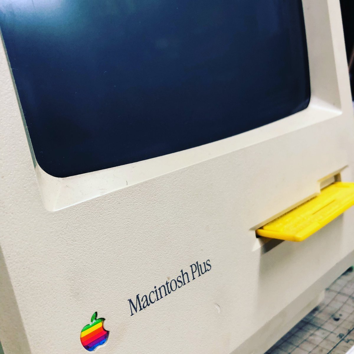 pacificwave_'s tweet photo. Macintosh Plus #apple #macintosh #macintoshplus #oldmac #mac https://t.co/KLXkPfcqyM