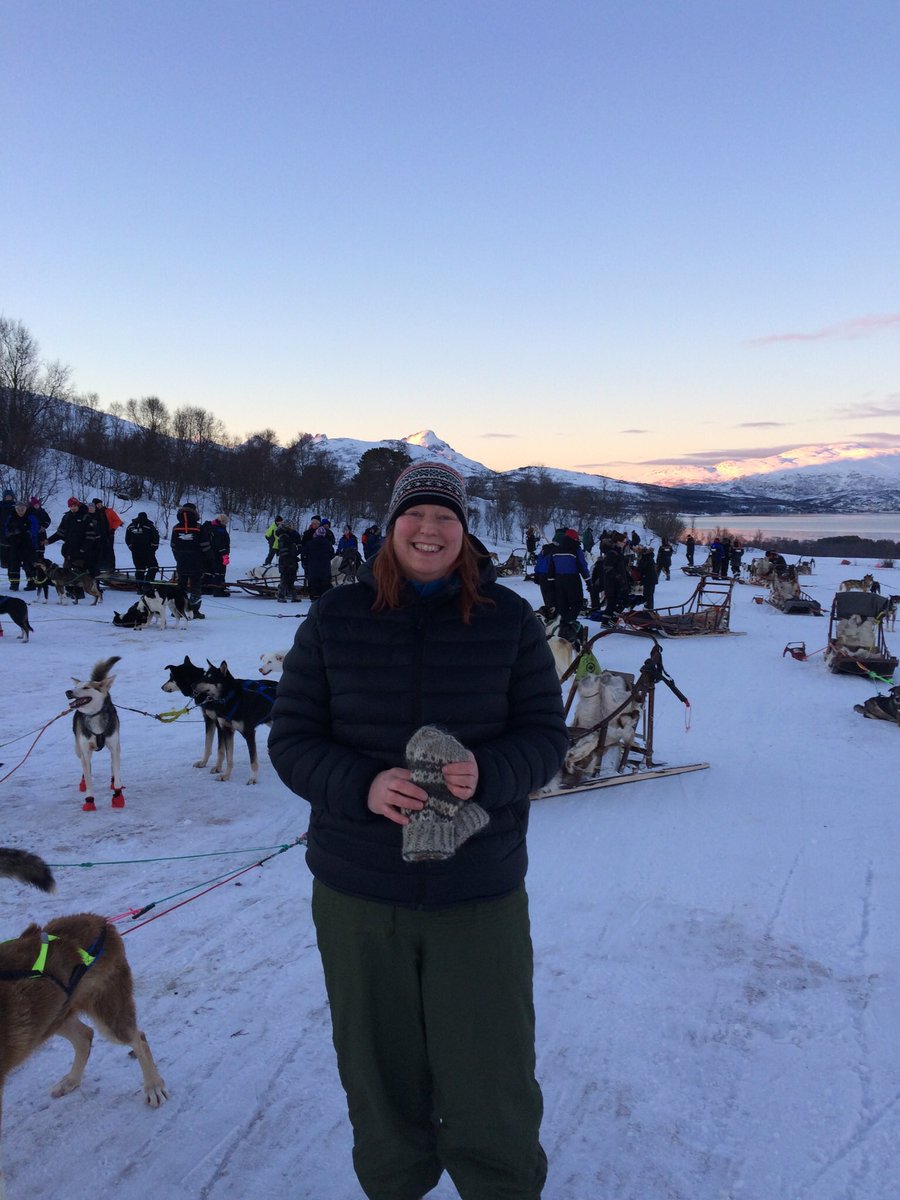 fifth_wheel_KOT's tweet photo. A year ago today we were on the cruise of a lifetime with #hurtigruten chasing the northern lights. I accomplished a bucket list moment of husky dog sledging ... what an amazing experience 😁😚#bucketlist #dogsledging #husky #livingsimply https://t.co/XWpqWehQAW