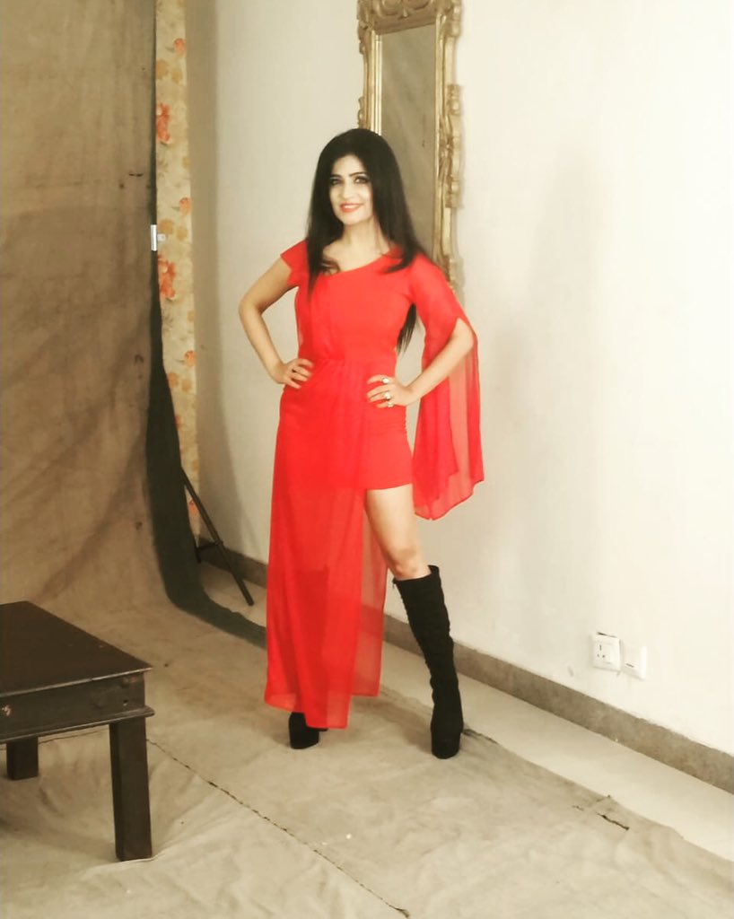 shibanikashyap's tweet photo. When in doubt, wear RED ❤️ #shibanikashyap 👗 @rosyahluwalia #reddrees #ootd https://t.co/IS7Rphp7Dq