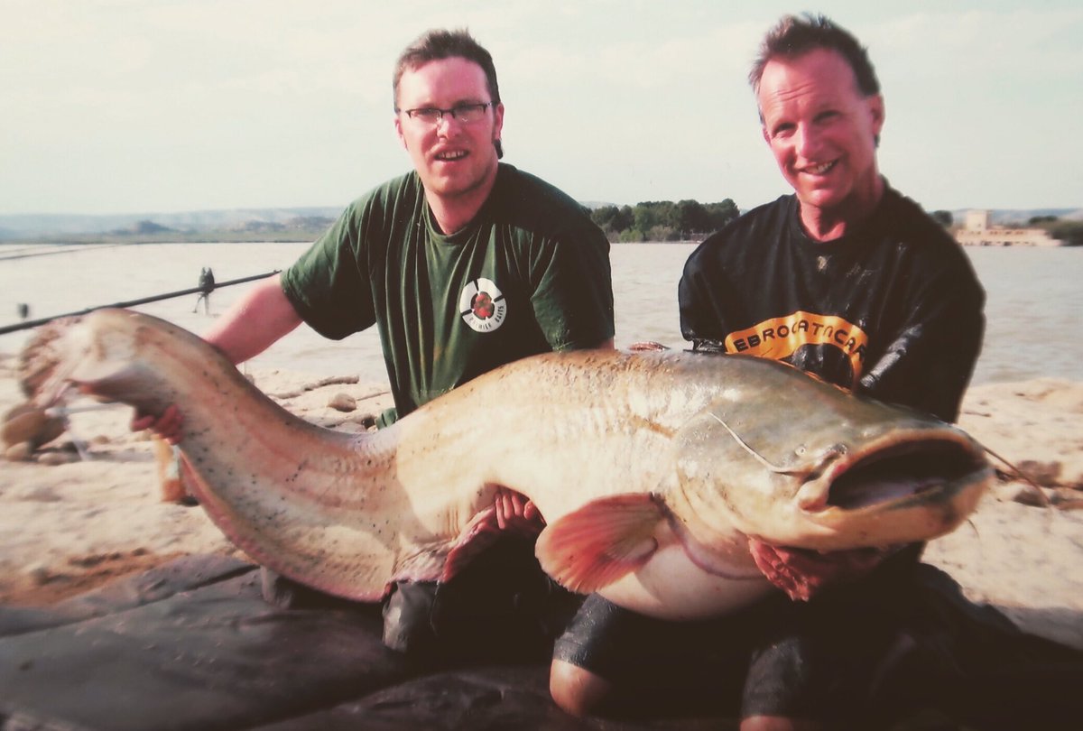 Fishing Caspe on the Ebro with my dad #catfish #wels #welscatfish #welscatfishing #welscat #welscatfishcommunity #ebro #riverebro #ebroriver
