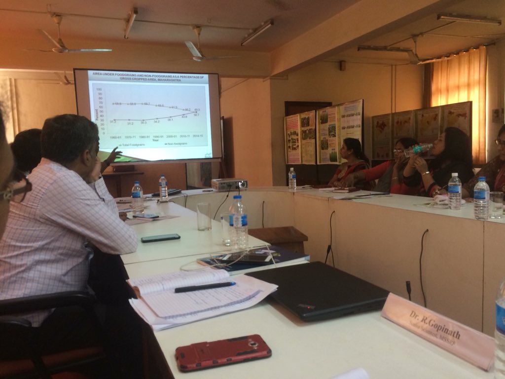 RVBhavani's tweet photo. Workshop to promote #FarmingSystemForNutrition thru #KVKs in #Maharashtra #MCAER launches project in collaboration with @mssrf @icarindia #ATARI #Pune with @UNICEF #Maharashtra support DG & ViceChrmn #MCAER ViceChancellor #VMMKV #Parbhani participate @LANSAresearch @mssrf shared https://t.co/yomHgjiUCV