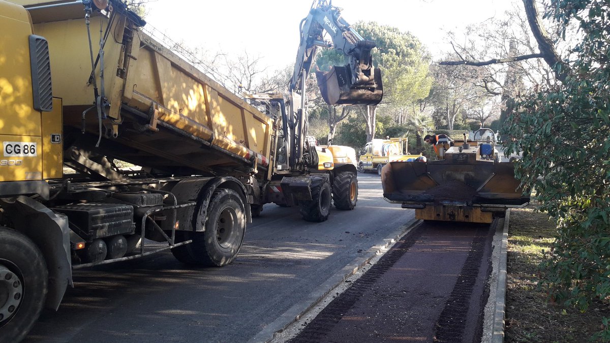 ChefEIFFAGE's tweet photo. 🚧 Travaux d'entretien Spie Batignolles - Malet : Réfection des trottoirs du cimetière de Grammont 
#montpellier
#voirie
#embellissement #travauxroutier 
#rénovation
#accessibilite
#travaux
#travauxpublics
#hérault
#BTP
#montpellierauquotidien
@Spiebatignolles https://t.co/nEumPRkHgS