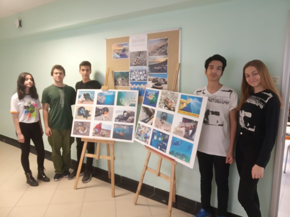 Kimya Cografya ve Fizik ögretmenlerimizle birlikte deniz kirliliğine dikkat çekmek için panomuzu hazırladık.<a href="/rahmi_hazar/">Mustafa Rahmi HAZAR</a> <a href="/MehmetKemalkoc1/">Mehmet Kemal koca</a> @KadikoyDoga <a href="/DogaKoleji_tMBA/">Doğa Koleji t-MBA</a> <a href="/ilhan82bulut/">İɭђคภ ๒ยɭยՇ</a> <a href="/burcubsarszen/">Burcu B. Sarısözen</a>