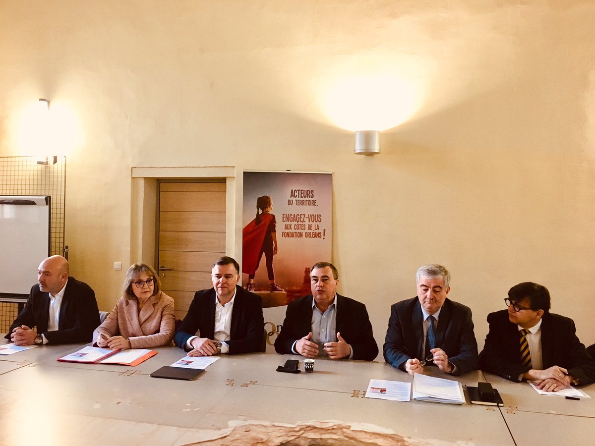 olivier_carre's tweet photo. Nous créons aujourd’hui la #FondationOrléans. Outil de mobilisation des forces vives publiques et privées pr la réussite de projets structurants pr le territoire, la formation de nos jeunes ou l’#Inclusion... Merci aux premiers soutiens présents ce matin ! #Solidarite #Patrimoine https://t.co/3q8ChcEoHE
