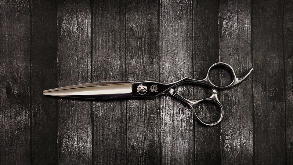 salonhour's tweet photo. KAMISORI SWORD. The new Shear from Kamisori for those who love long powerful shears (Up to 7.5 Inch). Launch Offer Save £50. https://t.co/RJaKnIQ44F https://t.co/Z8gSJo9DUF