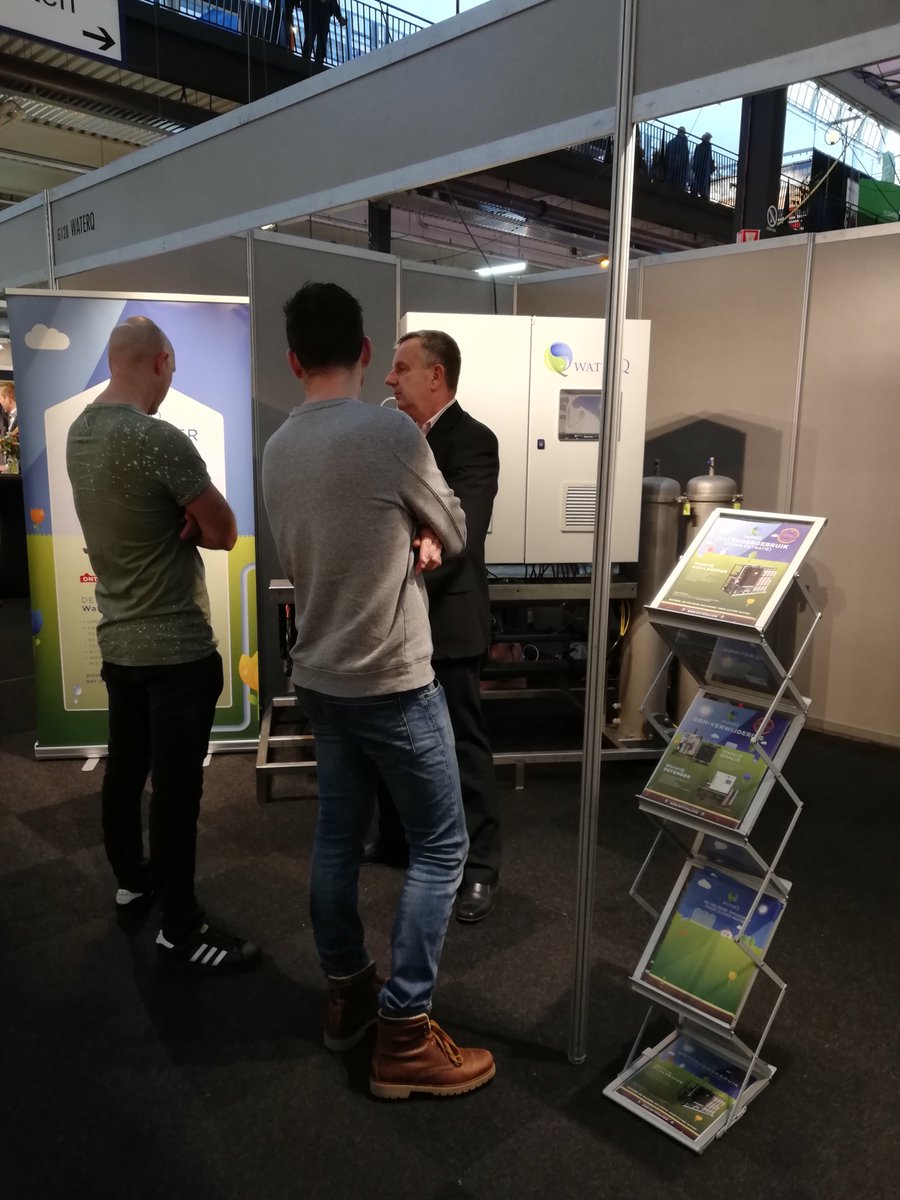 WaterQOfficial's tweet photo. Een druk bezochte dag 2 gehad. Vandaag zijn wij weer helemaal klaar voor de laatste dag @HortiContact ! We zien jullie straks op standnummer G128 #HortiContact2019 💧 https://t.co/R3lT3vc2O6