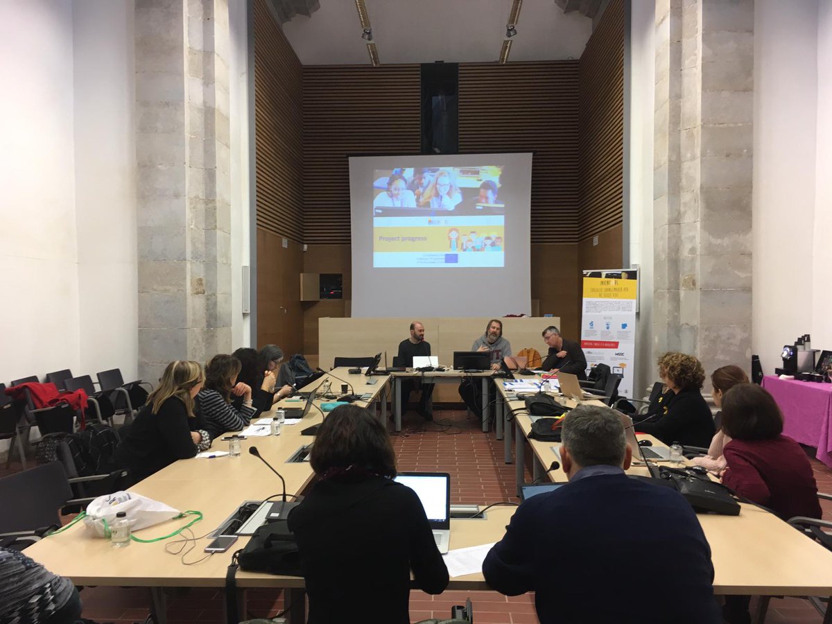 InventEUrs_'s tweet image. Last project meeting has just started! @udigitaledu @escolaveinat @LSBU @pirvu_delia @UniperugiaNews #GlobalChangemakers #playfulcoding