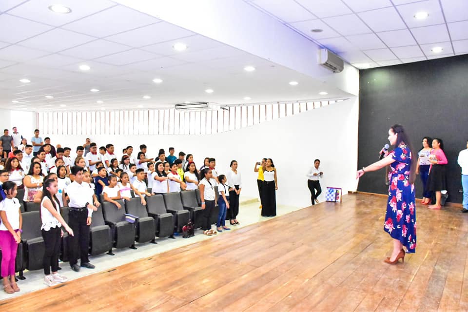 Tulum, Quintana Roo 20/02/19.-
"Entrega de reconocimientos a las jóvenes que encabezan la Red de Difusores Infantiles de Tulum".
#ContigoHacemosMás
#MásSonrisas
#DifTulum
#GruposVulnerablesTulum
#SonríeEstásEnTulum