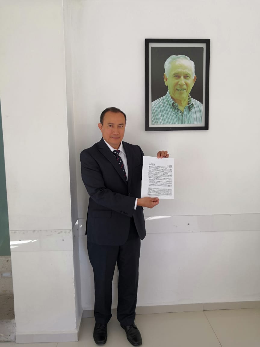 sutermorg's tweet photo. En el Pleno del CEN, se entregó toma de nota que otorga personalidad y representación legal a Rafael Toscano, Srio General electo de la Sección 149. Proceso electoral derivado de la elección de Maricarmen Ortega como Secretaria de Previsión Social del CEN ¡Enhorabuena a los dos! https://t.co/1YK5UGD0e4