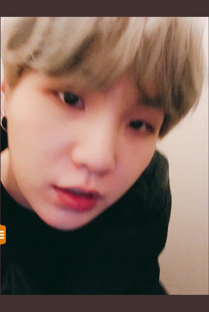 btsoficial_kpop's tweet photo. 간만에 금재손맛 잘 먹겠습니다 옴뇸뇸 https://t.co/0dIztk4KEg