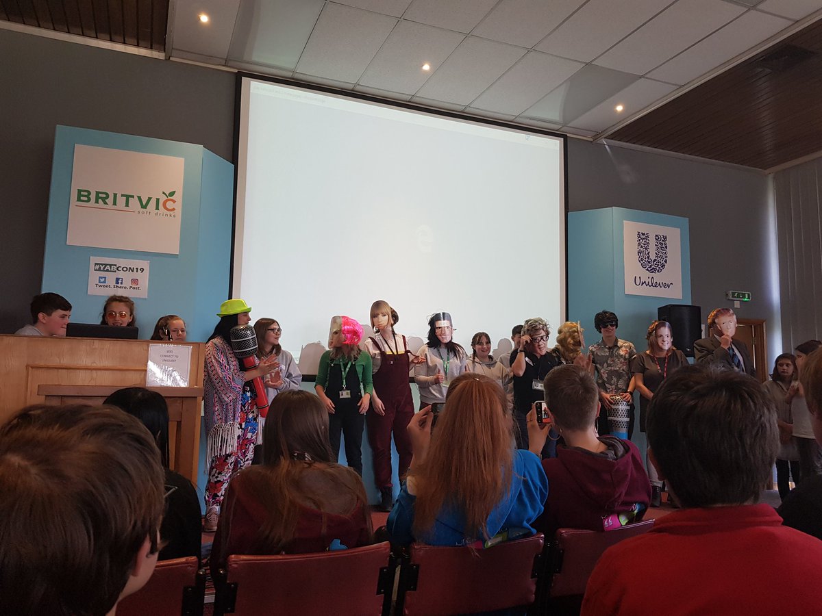 AndrewTaylor01's tweet photo. Kahoot - the best thing to ever play!!! 😁😁😁
Shame it didn't work but at least we got to take the mick out of the workers?! 😂😝 #YABCON19 @YabBreckland https://t.co/qZ3McMUnbI
