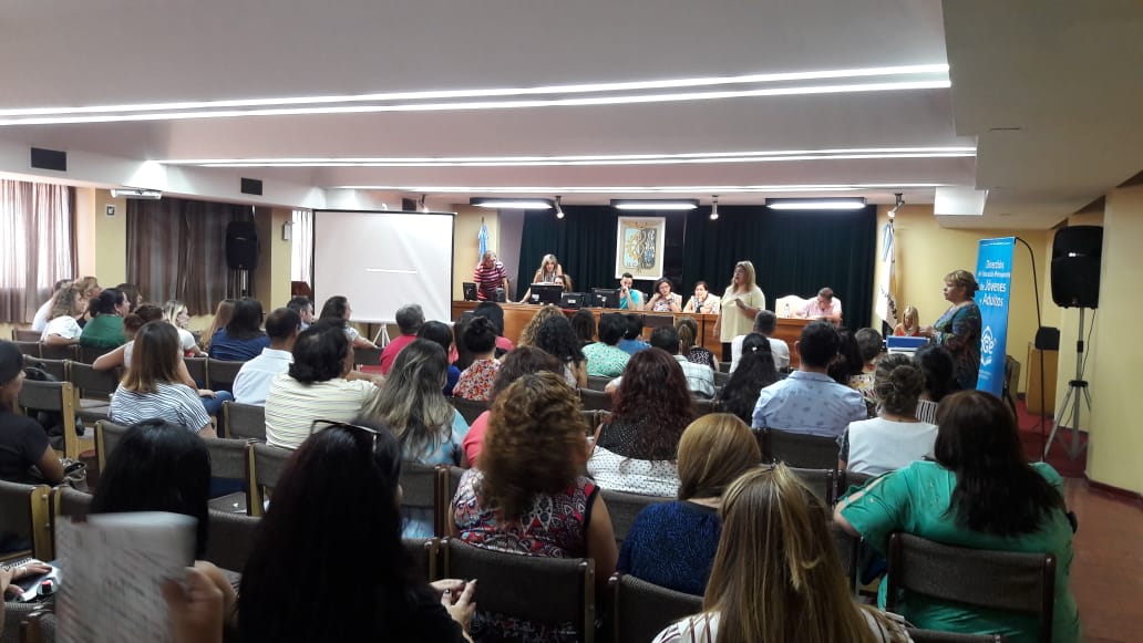 MzaDGE's tweet photo. 🔵Titularización en #CEBJA #DGE #Mendoza

Educadores de la modalidad de Educación Básica de Jóvenes y Adultos para primaria, participaron en el proceso de titularización.

¡Felicitamos a los flamantes docentes titulares!👏👏👏💪

Más info en https://t.co/vH8528jmCQ https://t.co/77PKn9oMbI