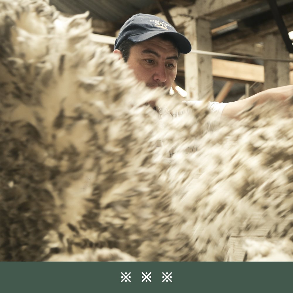 Dormeuil's tweet photo. The wool used for Tonik® Wool “is one of the most ecological and resistant I have ever encountered when selecting the most suitable wool for Dormeuil’s exacting standards.” D. Dormeuil
#luxuryfibre #resistantwool #ecologicalwool #luxurycloth #traceable #tonikwool https://t.co/uVNvHZpIZa