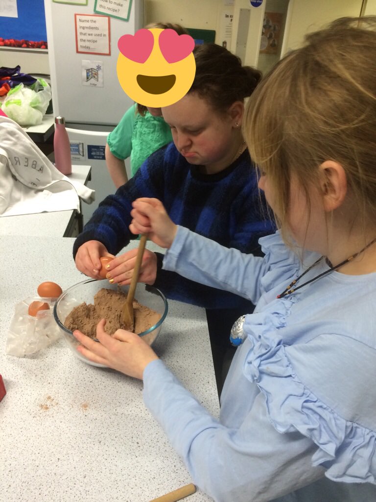 RivermeadROCC's tweet photo. A day of signalong and cake baking to finish off our week. Thank you to @TripleRHT for teaching us! And a huge thank you to staff, young people and families for their support. Look out for Easter schedules coming soon! @RivermeadCEO @SophieR29090926 @RivermeadHT https://t.co/6MaJlPOB4A