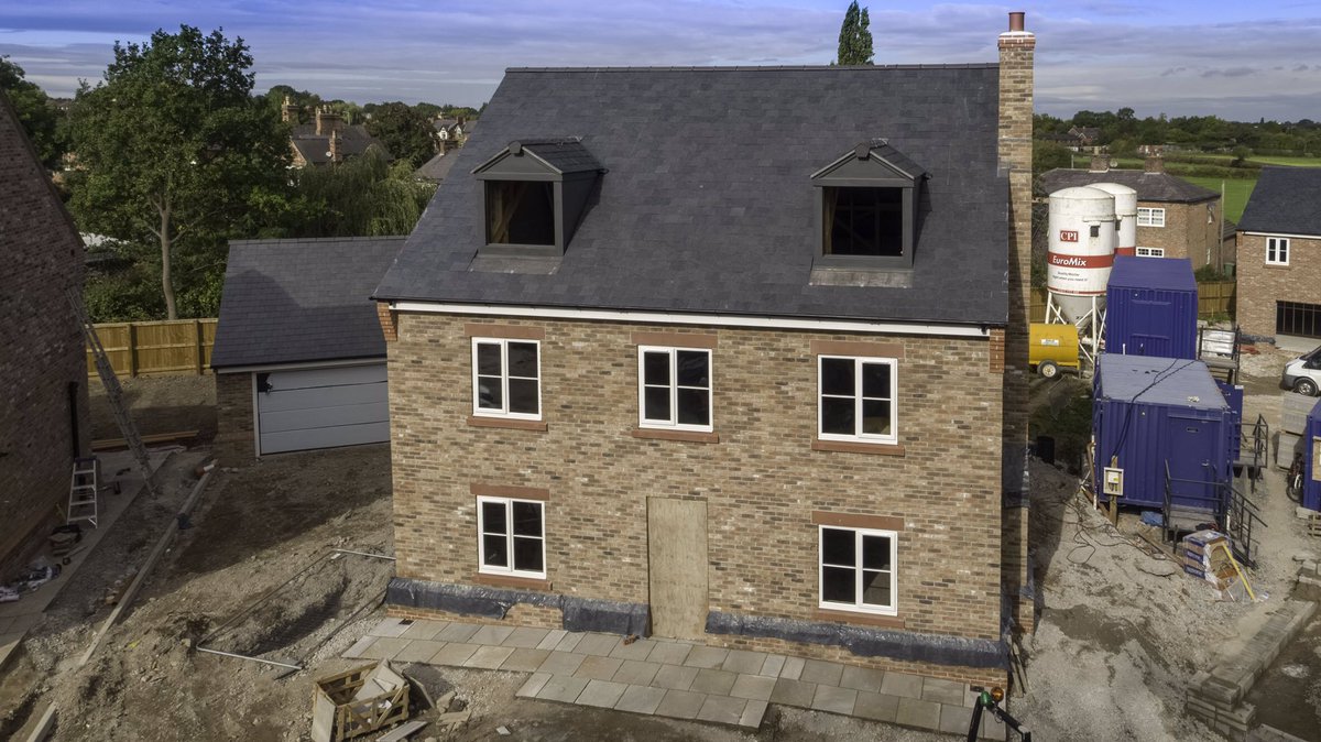 TonyPhotoclear's tweet photo. Drones are disrupting the #construction #industry by replacing traditional #building #surveying #methods. https://t.co/6RIfhwdWnr