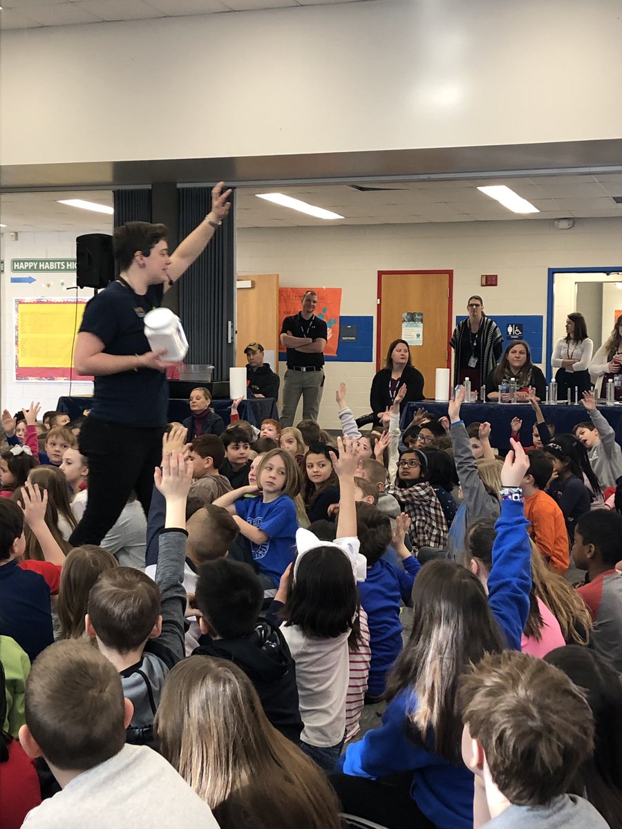 Miss De Lauder tweet media