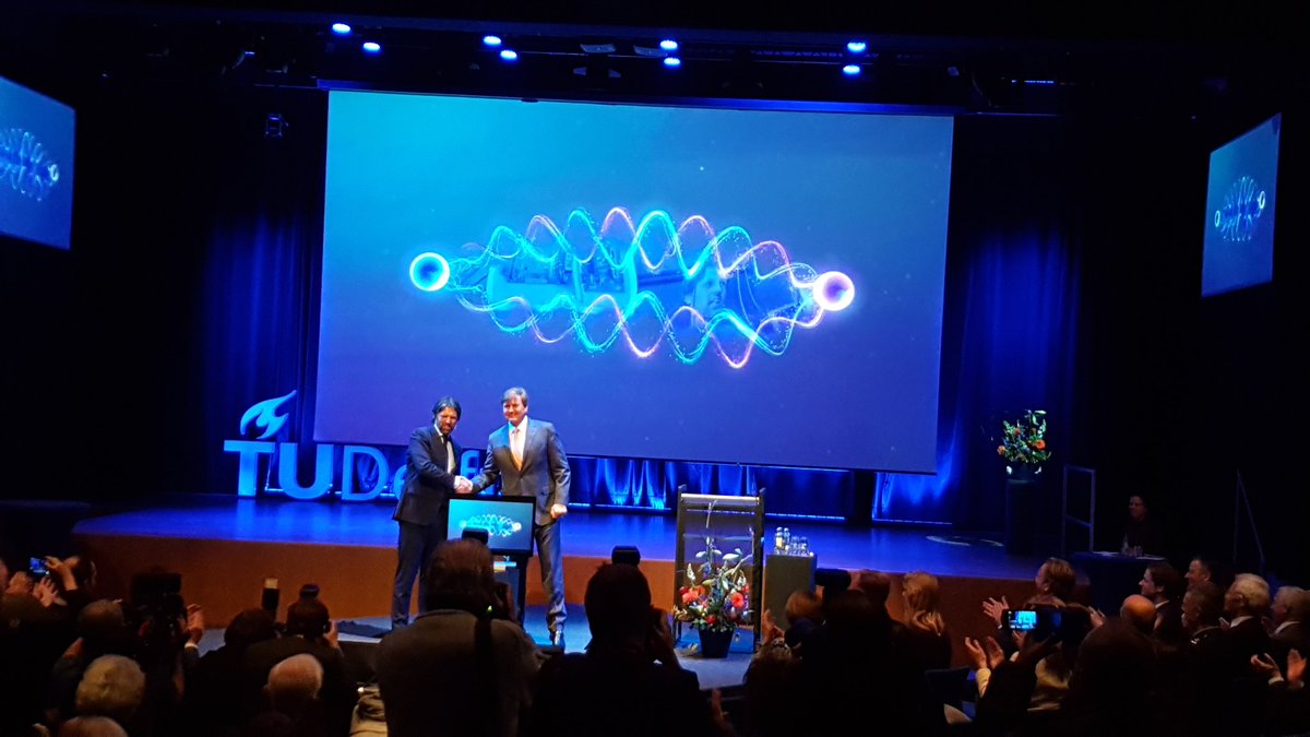 PieterHamans's tweet photo. King William Alexander opens the Microsoft Quantum Lab at the @tudelft (Left of him Prof. Leo Kouwenhoven) https://t.co/Mley9r4xwP