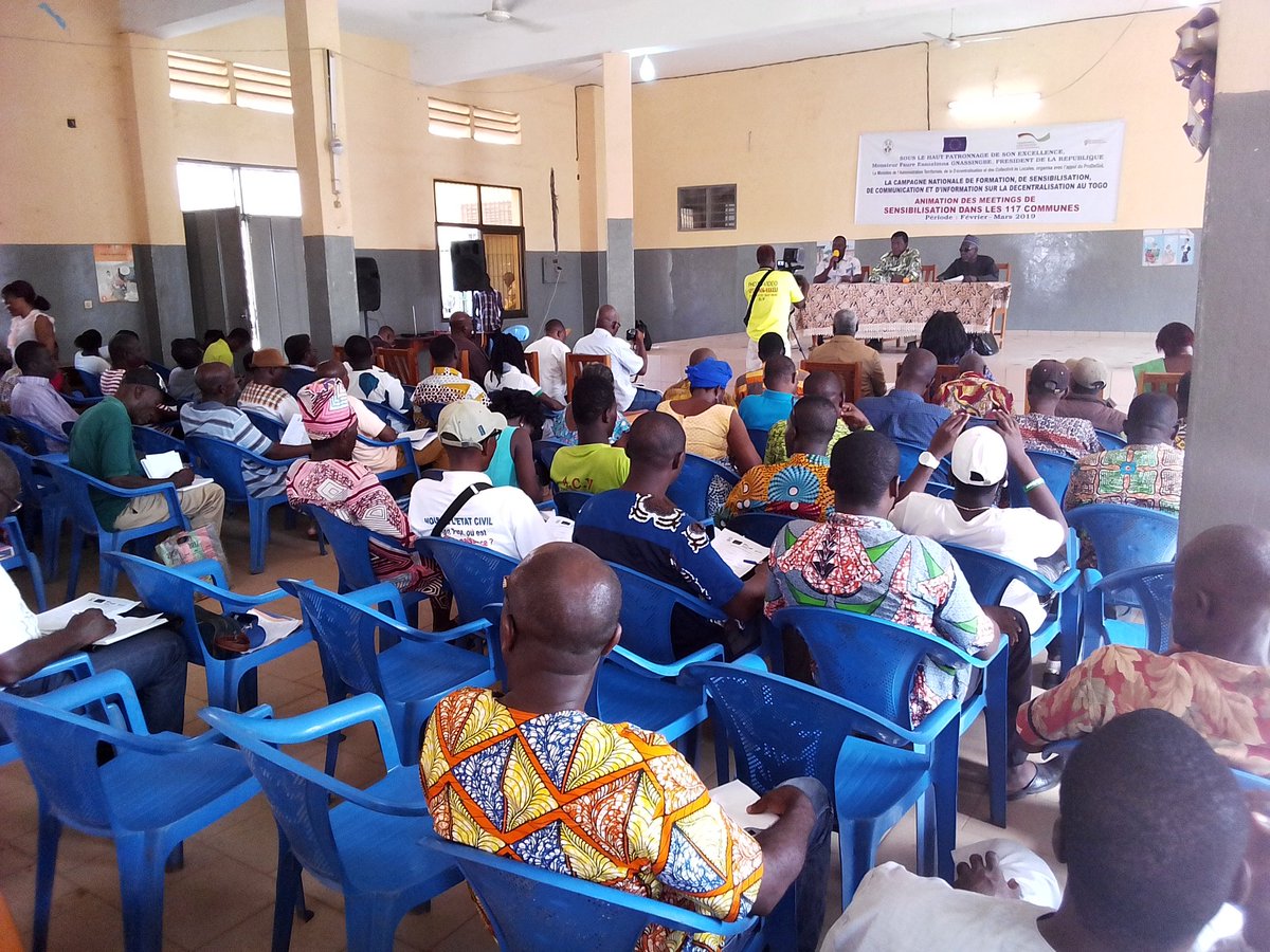 CommuneKloto1's tweet photo. Sous le haut patronage de son Excellence Monsieur @FEGnassingbe, une campagne national de formation, de #sensibilisation, de communication et d'information sur la #Décentralisation se tient à l'endroit de la population de la @VilleKpalime ce 21fevrier à l'Hôtel de ville.
#InfoTg https://t.co/6OKJy7lOOi