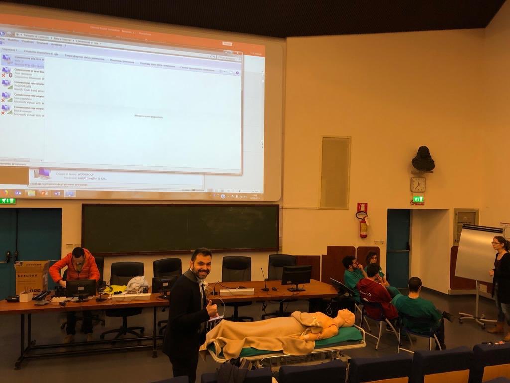 unipdrfb's tweet photo. Tutto pronto per il Grand Round in simulazione della medicina d’Emergenza Urgenza dell’UniPd! #unipd#dimed#simularti @monicaminardi1 @vetrone88 @marcodelucadoc @teams2change @DrWeinstock https://t.co/B02RDuNf0I
