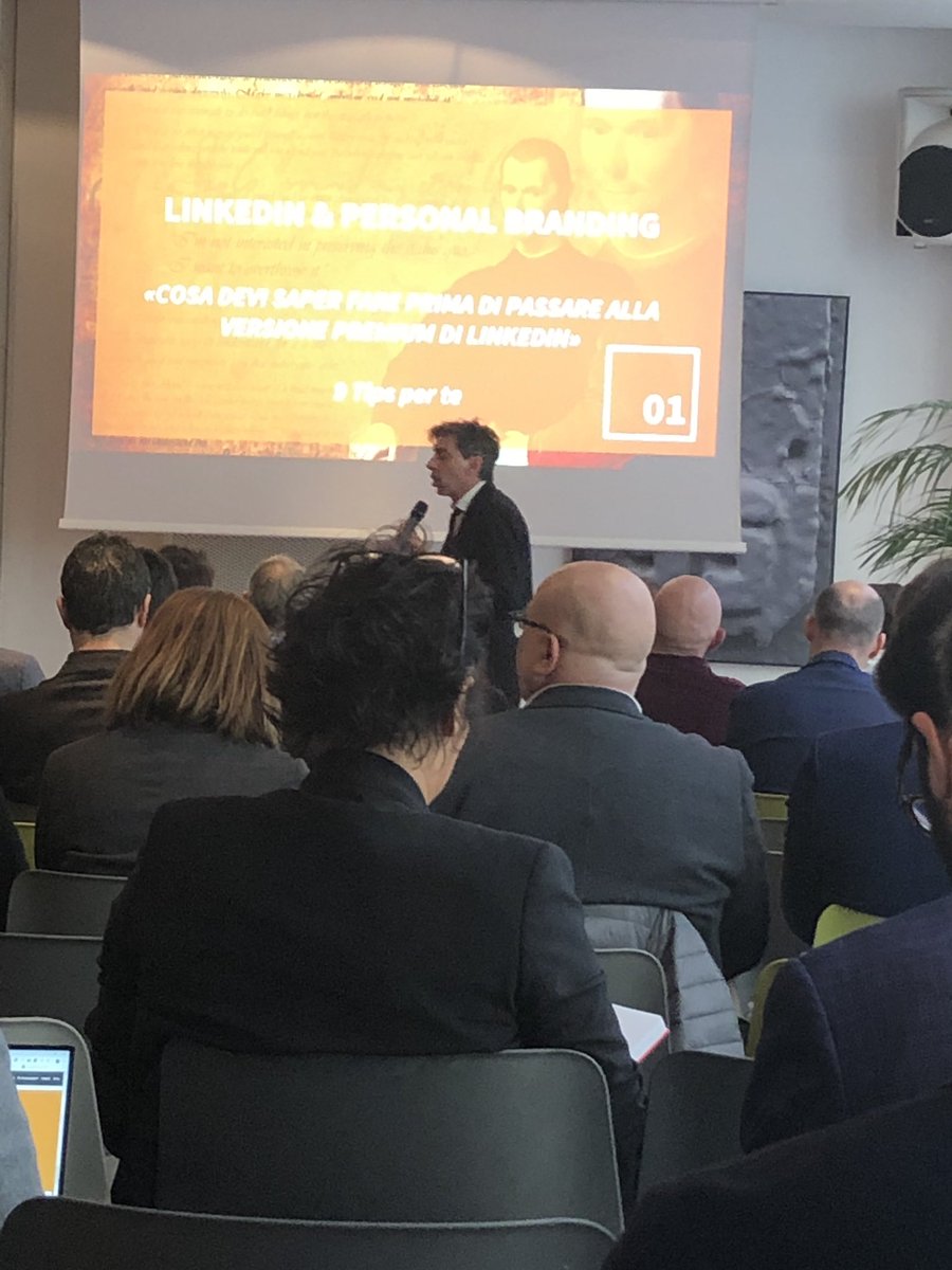 SilviaGomirato's tweet image. 9 tips per utilizzare strategicamente LinkedIn by @GeomAlfieri per #becomeadigitaleader con @DBB_Italia