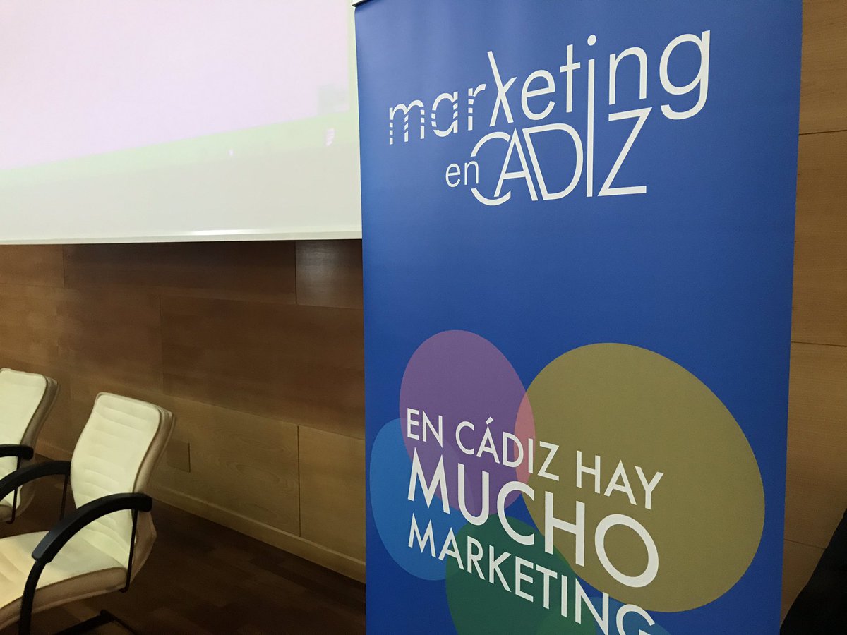 di_nitto's tweet photo. Lleno hasta la bandera en la jornada #elefectogominola que hemos organizado desde @cadizmarketing junto con la @univcadiz, para hablar, entre otros temas, del futuro profesional del sector, sobre todo para los jóvenes y estudiantes. ¡Seguimos! 😊 https://t.co/QrJHuCBx6e