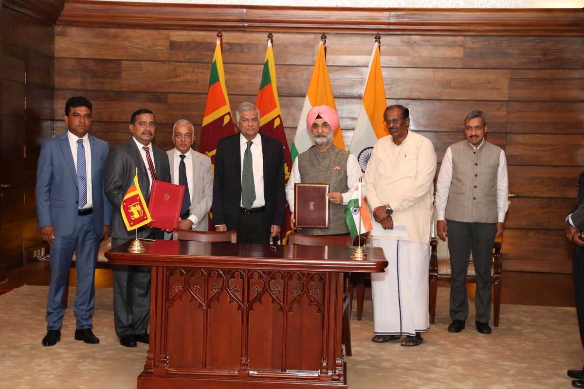 යාපනයේ තොරතුරු තාක්ෂණ උද්යානයක් ඉදිකිරීමට ඉන්දියාව ශ්රී ලංකාවට සහයෝගය ලබා දෙයි. මෙය උතුරේ රැකියා උත්පාදනය සහ ආර්ථික වර්ධනය වේගවත් කිරීමට ගන්නා උත්සහයකි.