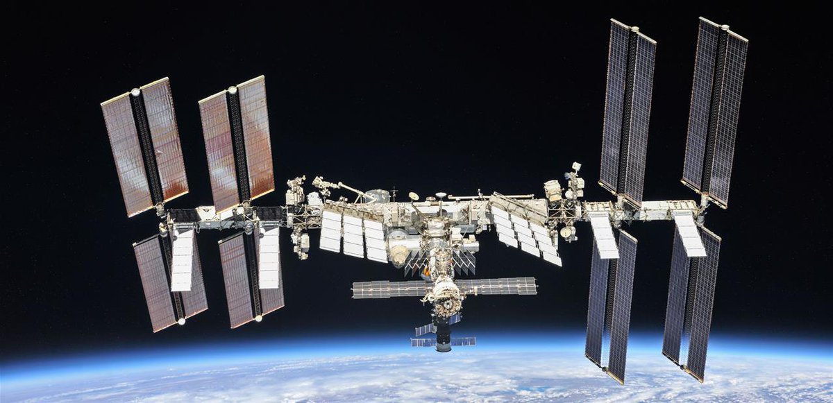 nextinpact's tweet photo. ☕️  Roscosmos et Space Adventures veulent envoyer des touristes dans l'ISS fin 2021 https://t.co/mGmiF5jzTU https://t.co/PBMJDaw9yM