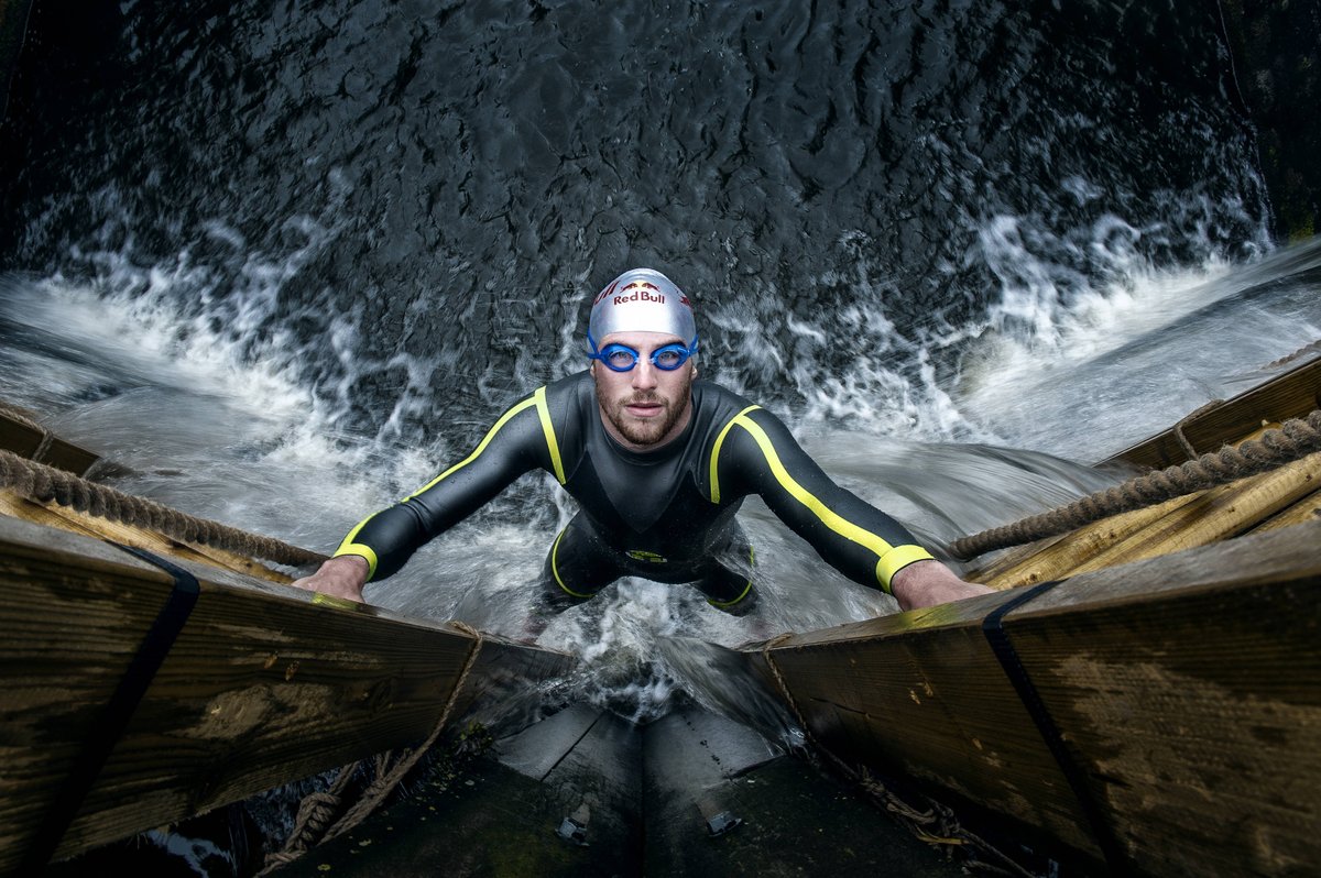 scottishcanals's tweet photo. The countdown is on - in just four weeks, the UK's toughest swimming challenge will return to Glasgow's #ForthandClydeCanal!
Join us, and 600 brave competitors, on Saturday 23rd March at #MaryhillLocks for #RedBullNeptuneSteps 2019!
More at https://t.co/XBQzuRi7lw https://t.co/NAhip0bknr