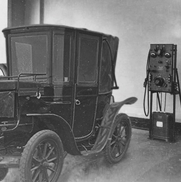 ForChargeDrive's tweet photo. EVs are not that new of an innovation actually - In 1900 more than one third of the cars were electric - so cool! #fortum #jointhechange #ev #elbil #sähköauto https://t.co/ssoPjYEWZx