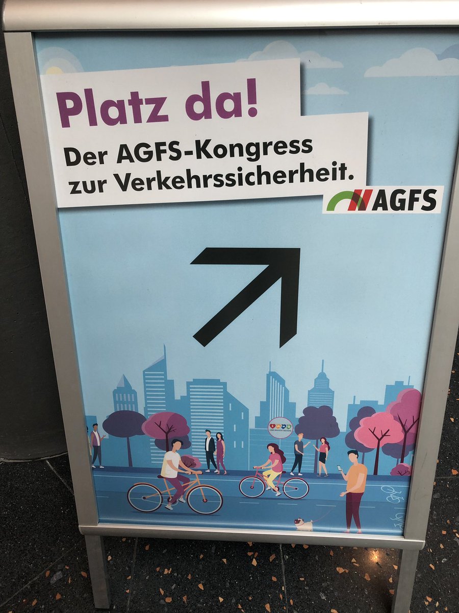 KnorDavid's tweet photo. Heute zu Gast beim AGFS-Kongress #PlatzDa #agfs19 #AufbruchFahrrad #mobilitätswende https://t.co/WVq2Nzqovm