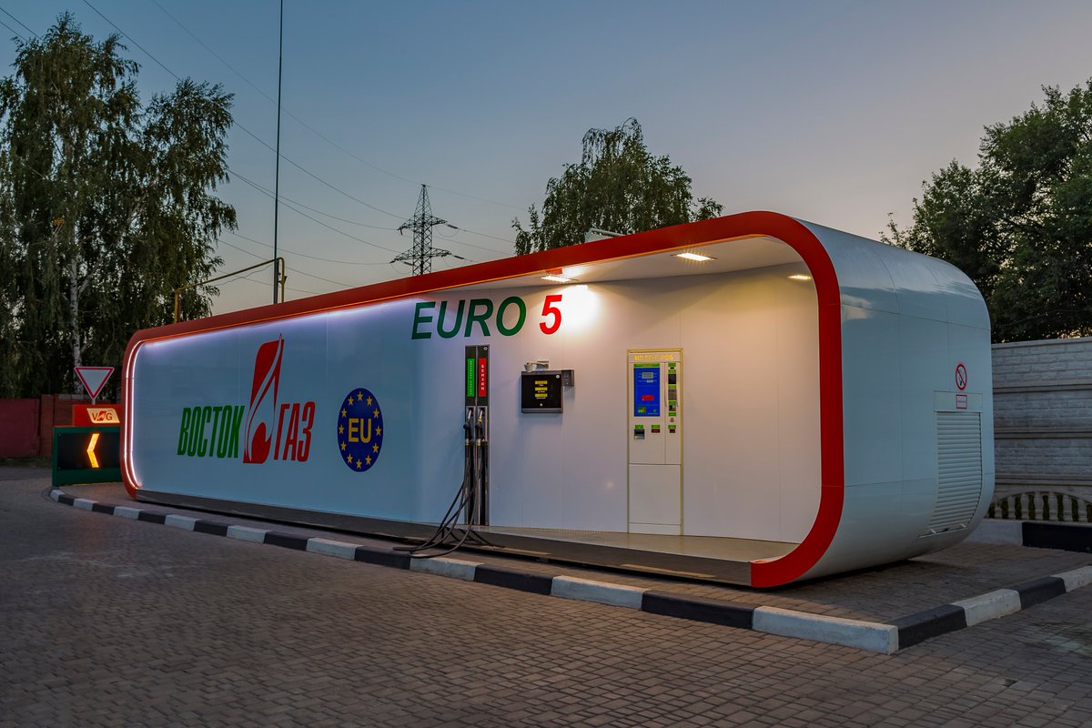 Robotanks_LLC's tweet photo. Our product - commercial container-type fuel filling station (mobile petrol station).

Capacity of the cistern: up to 40 m3
Occupied area: up to 25 m2

CFFS design and security systems used in it allow to use the station for retail sale.
#Fuel #fuelstation #fuelstationforsale https://t.co/QeXs8ELcrg