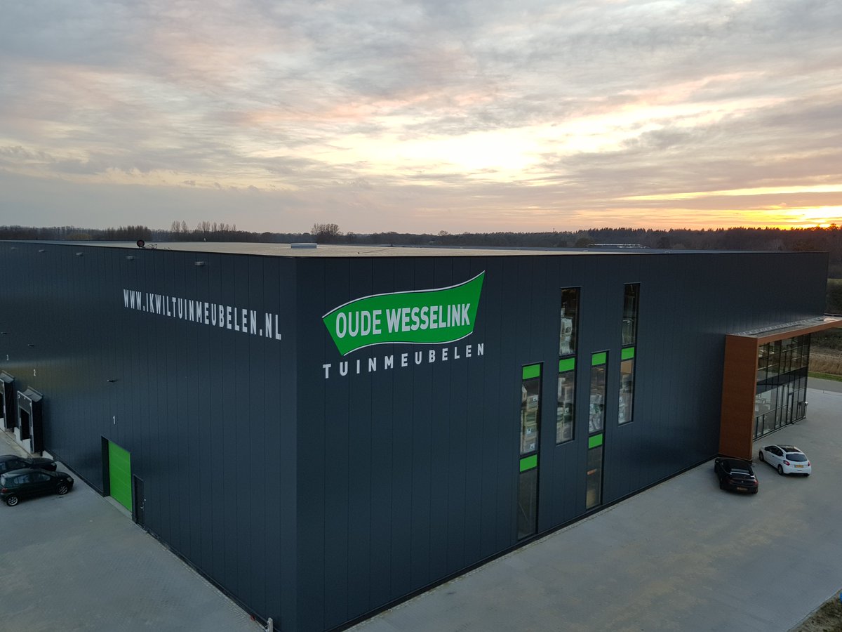 De afgelopen dagen de #gevelreclame mogen verzorgen bij Oude Wesselink Tuinmeubelen in #Enter. #reclame