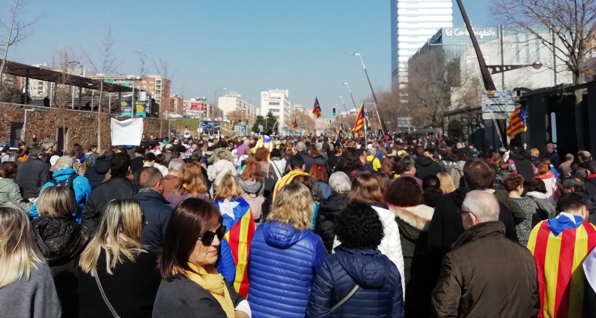 cdrsabadell's tweet photo. Sabadell és un clam per reivindicar justícia i millors drets socials i laborals per Catalunya.

Volem una República amb un SMI de 1200€ i jornades de 35h. T'hi sumes?

#21FVagaGeneral https://t.co/hrNzfBwIe5